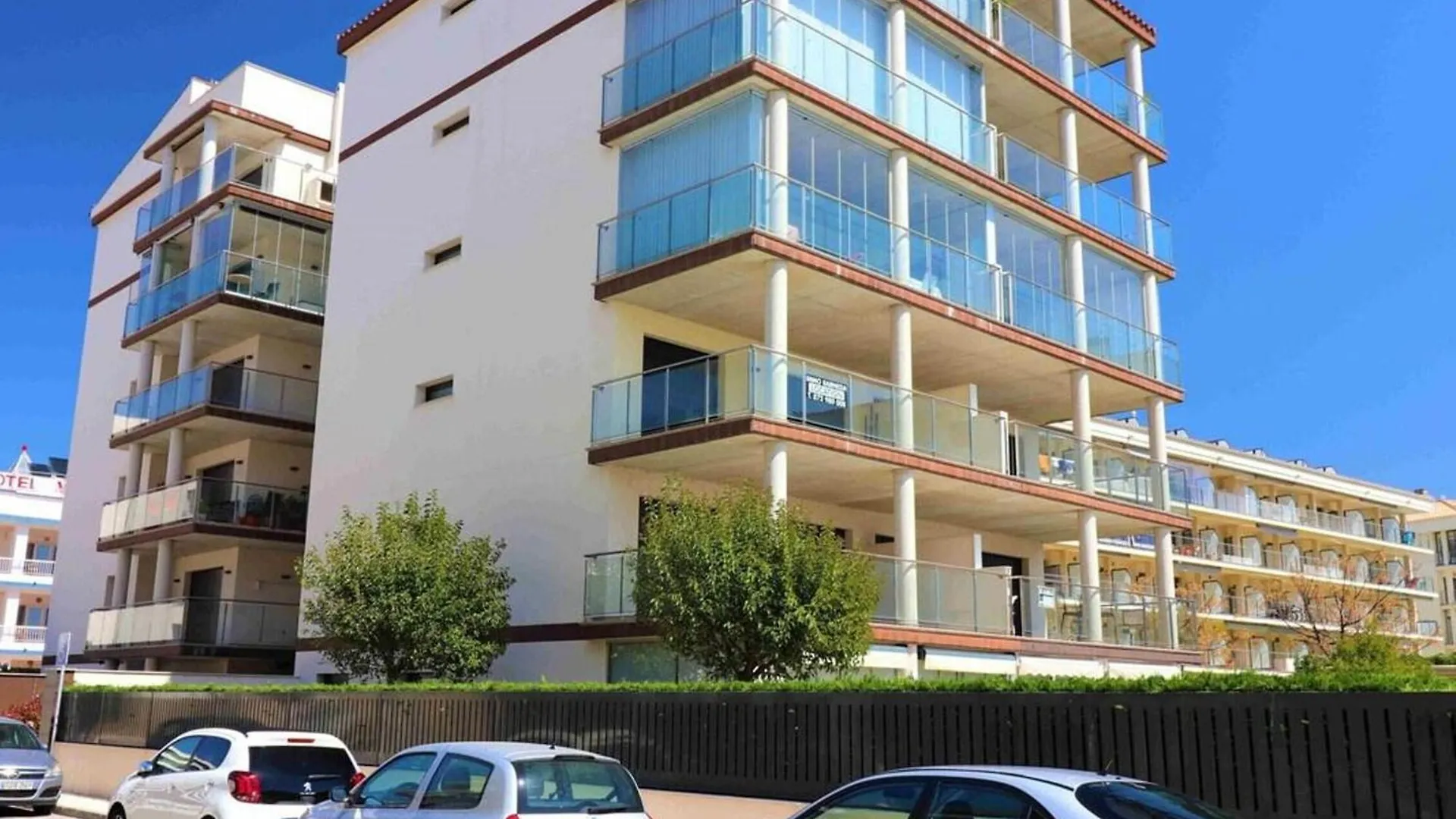 Apartamento En Roses: Terraza, A/A, Wifi, Parking, 2ª Linea De Playa - Es-258-89 0*, Roses