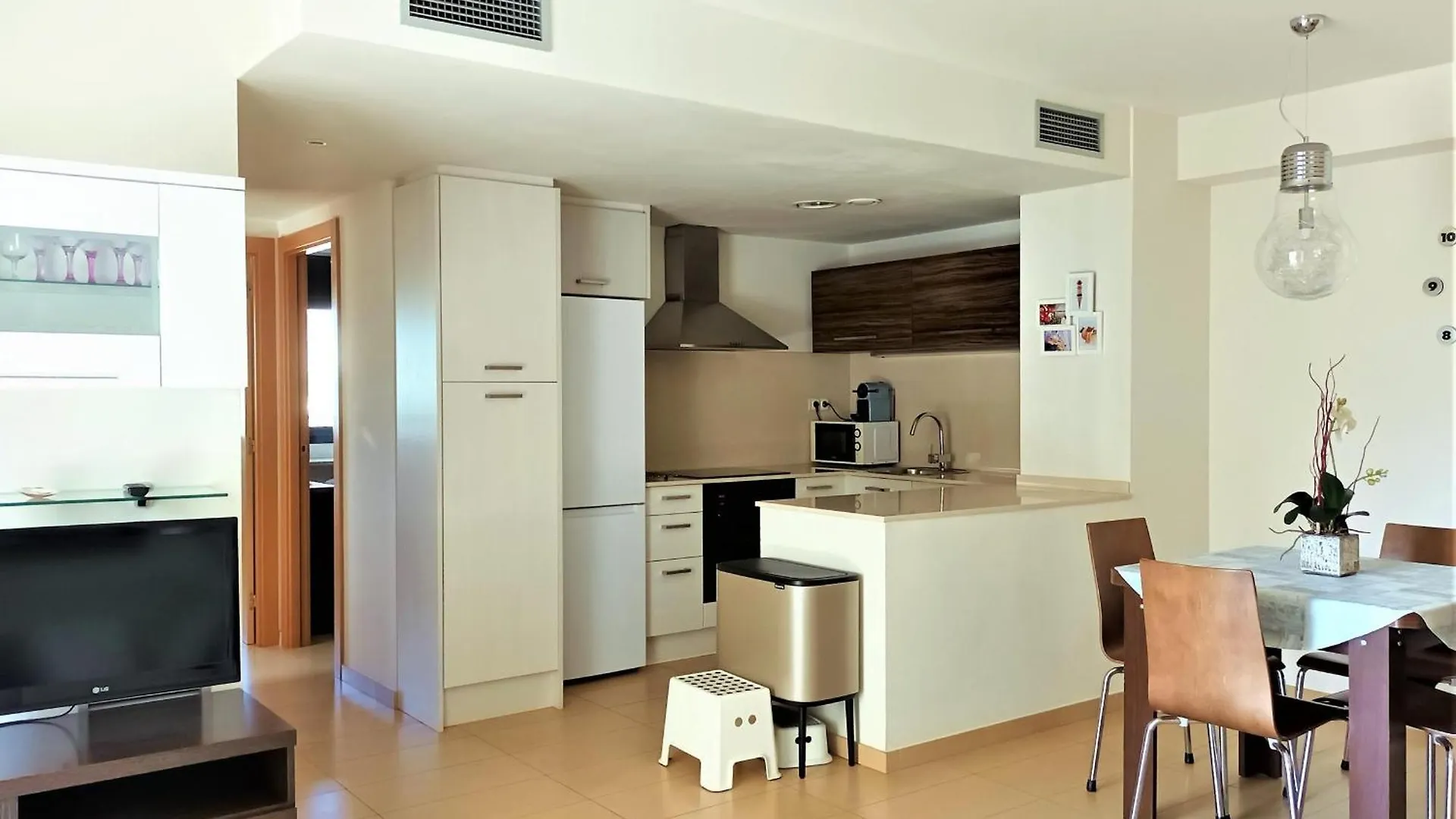 Apartamento En Roses: Terraza, A/A, Wifi, Parking, 2ª Linea De Playa - Es-258-89 Spain