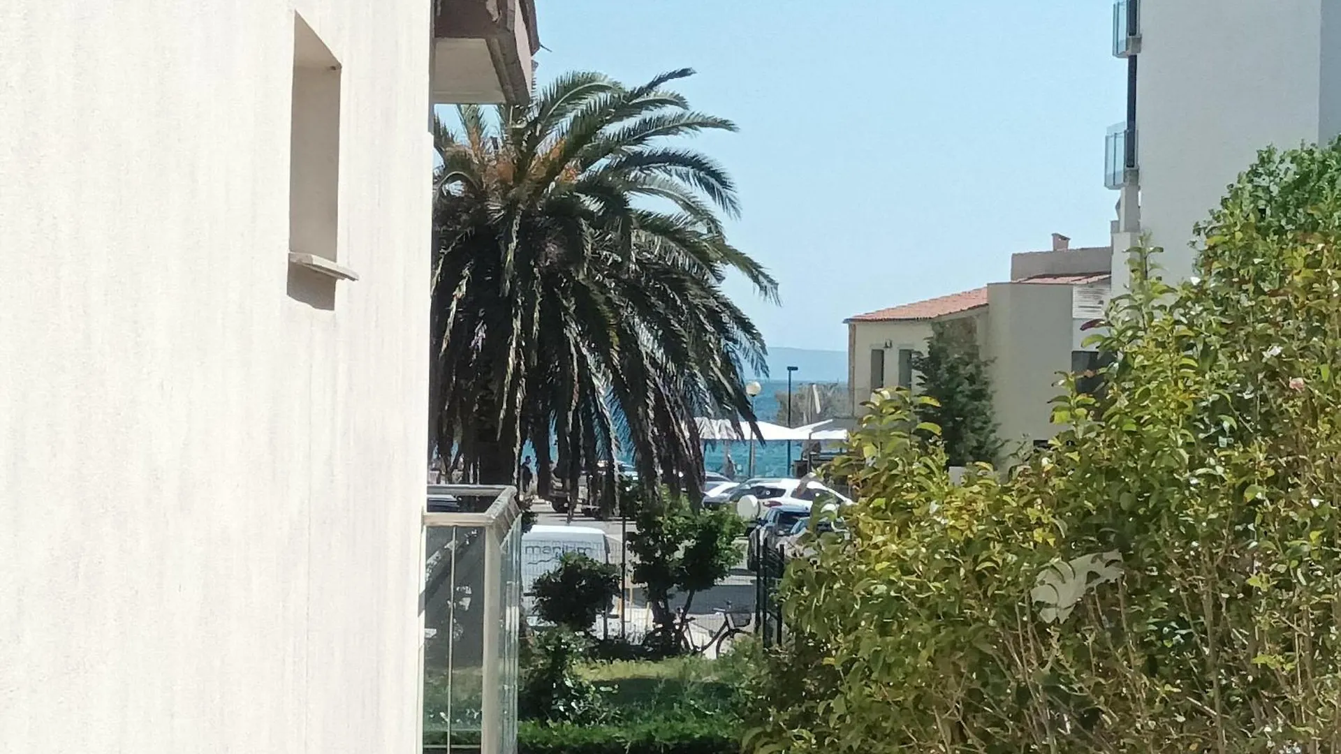 Apartment Apartamento En Roses: Terraza, A/A, Wifi, Parking, 2ª Linea De Playa - Es-258-89